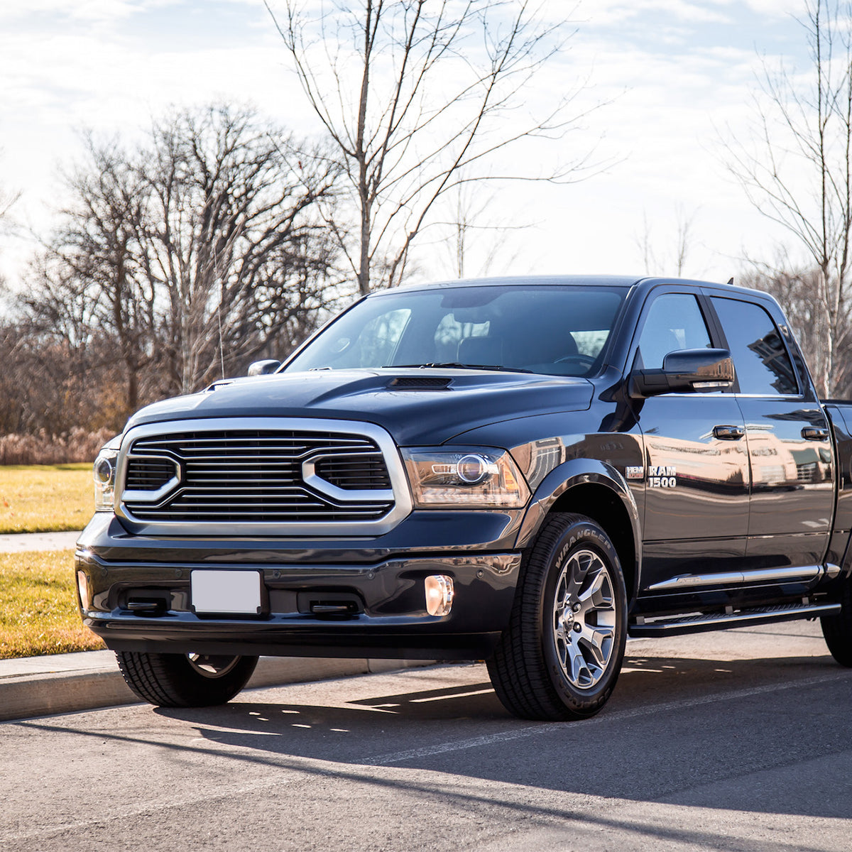 Replacement FRONT BUMPER, BLACKE-COATED, W/O FOG, W/O SENSOR, 2013-2018 Ram 1500, (Steel)